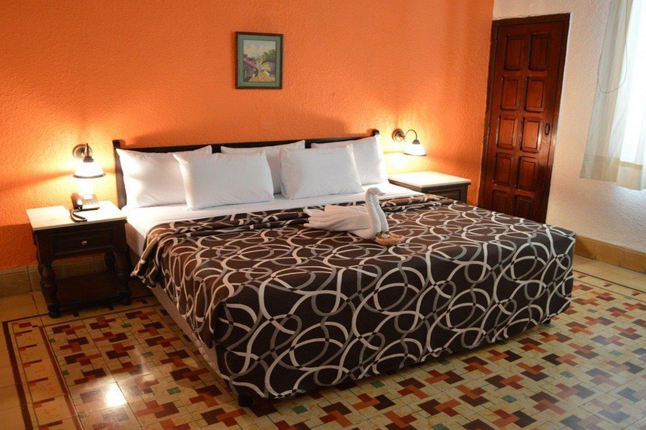 Hotel Colon Merida Exterior photo