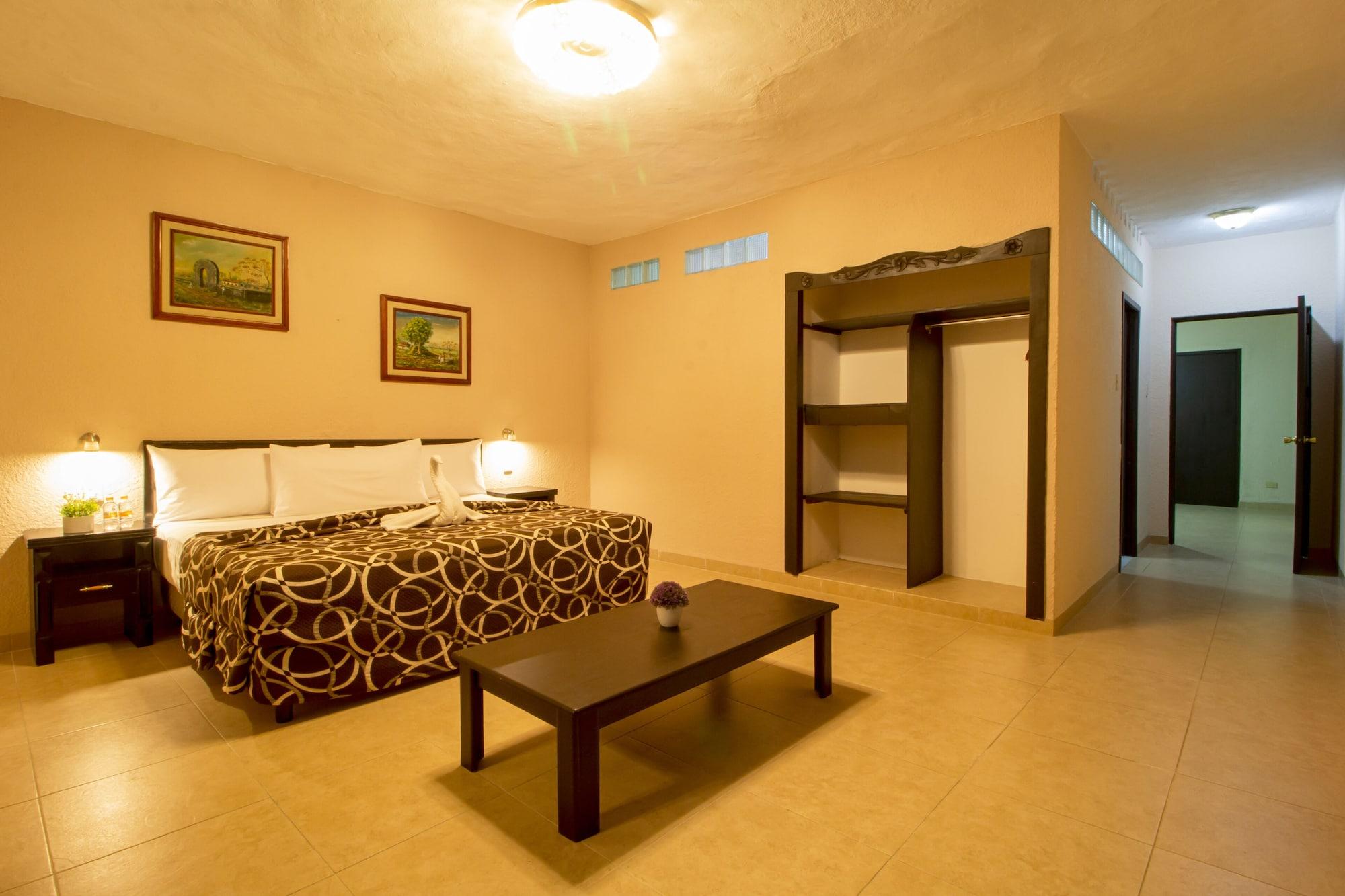 Hotel Colon Merida Exterior photo