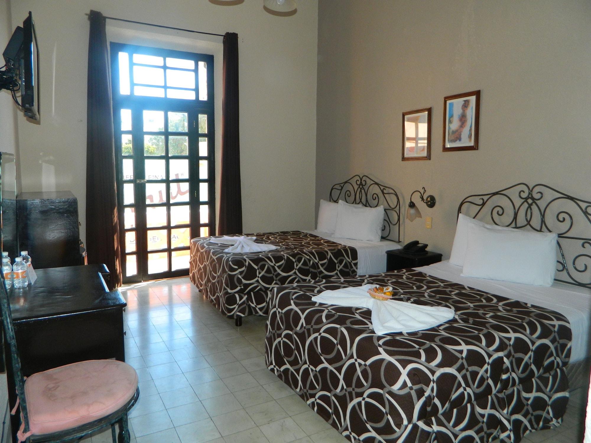 Hotel Colon Merida Exterior photo