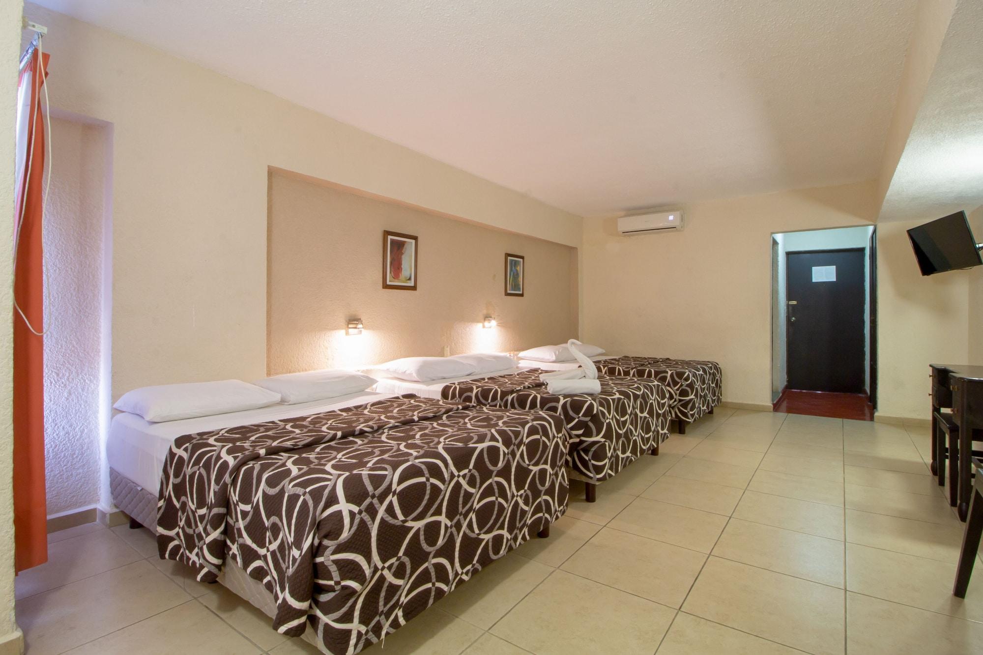 Hotel Colon Merida Exterior photo