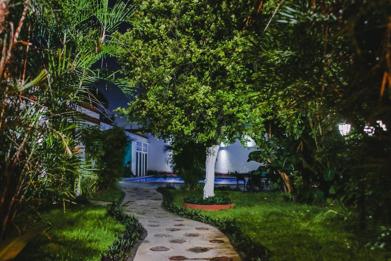 Hotel Colon Merida Exterior photo